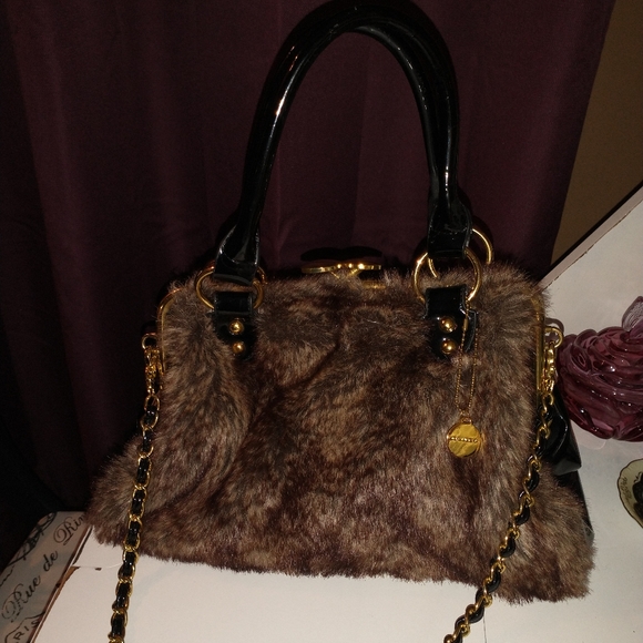 Fun! Fun! Fun! Faux Fur-Big Buddha Santa Barbara - Picture 4 of 10